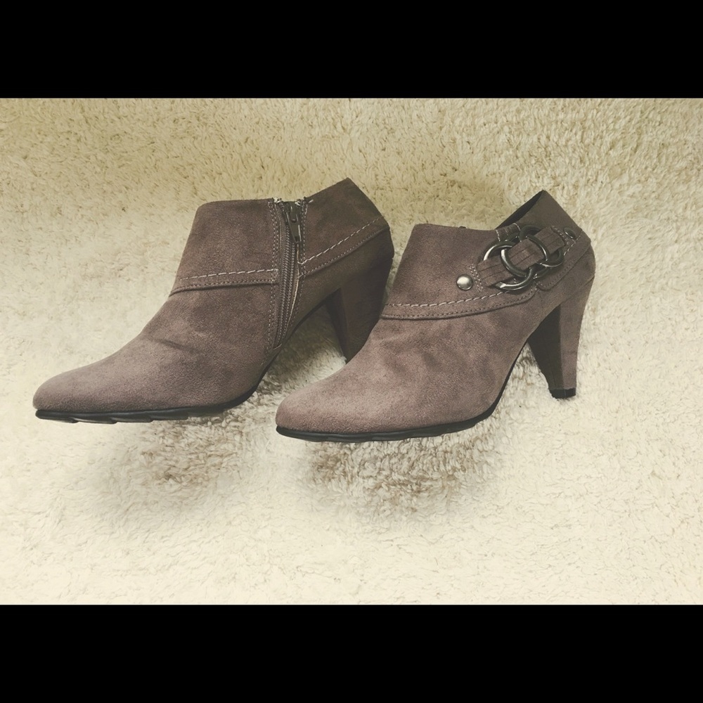 Grey booties!! 👢 - Picture 3 of 4